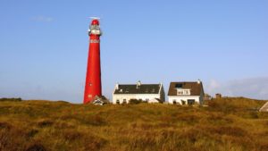 Rode vuurtoren van Schiermonnikoog. Foto Pixabay
